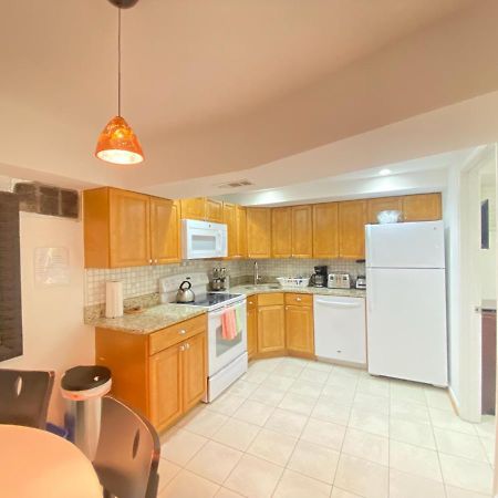 Comfy Basement Home 2 Bdrm1Den 3Queen Beds Washington Luaran gambar