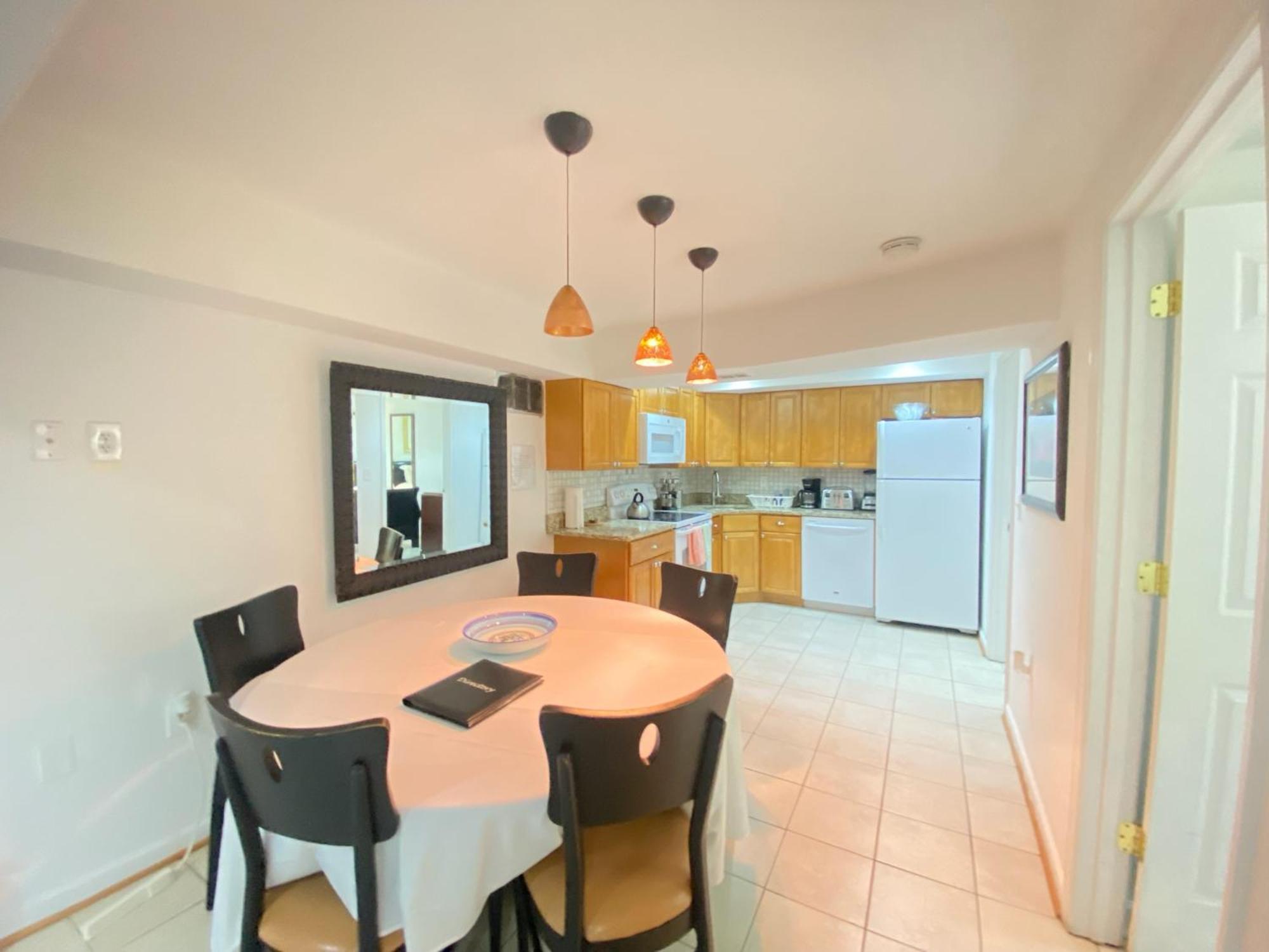 Comfy Basement Home 2 Bdrm1Den 3Queen Beds Washington Luaran gambar